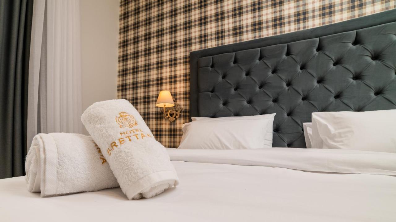 Brettania Hotel Janina Zewnętrze zdjęcie