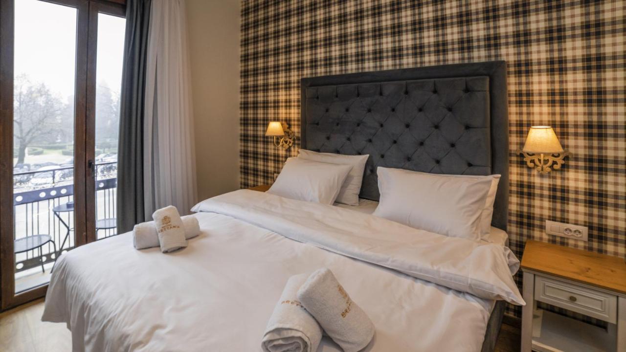 Brettania Hotel Janina Zewnętrze zdjęcie