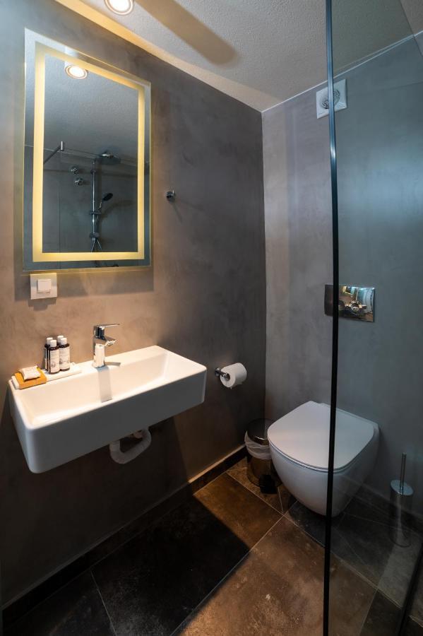 Brettania Hotel Janina Zewnętrze zdjęcie
