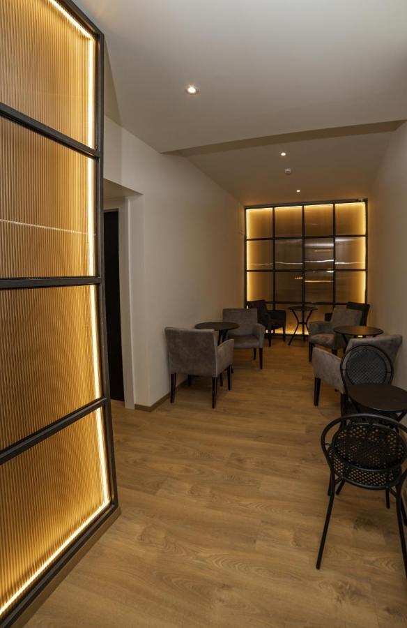 Brettania Hotel Janina Zewnętrze zdjęcie